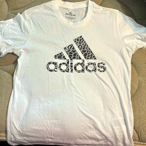 Women’s adidas camo print amplifier tee. Size medium
